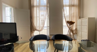 Bureaux - M° Pyramides - rue Sainte-Anne (Paris 1er) - 18m² sur cour - 12m² sur rue